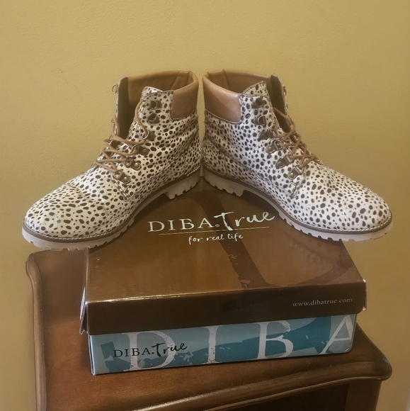 DIBA.True DrawTap Ponyhair Ankle Boots Size 10 EUC - Picture 2 of 9